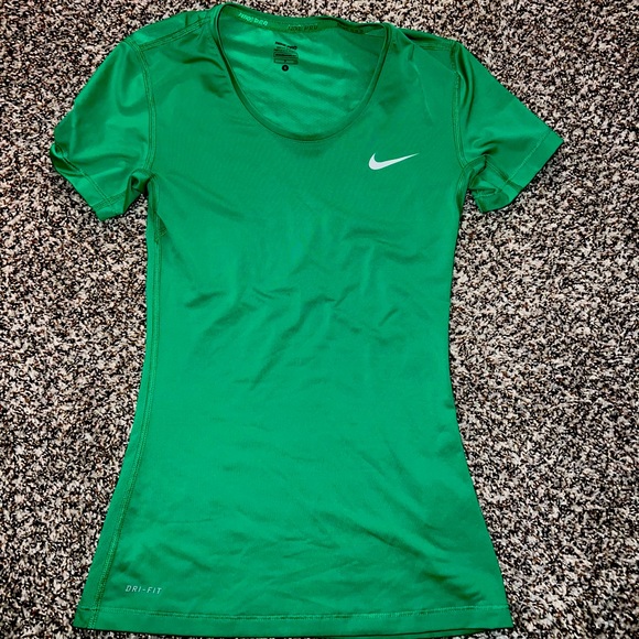 Nike Pro green tight stretch shirt - Picture 2 of 5